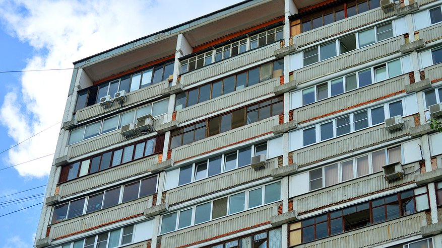 Застекленные балконы теперь под строгим запретом: заставят снять и не разрешат сделать заново