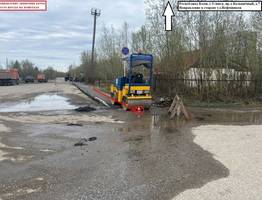 В Коми на тротуаре под дорожный каток попал случайный пешеход