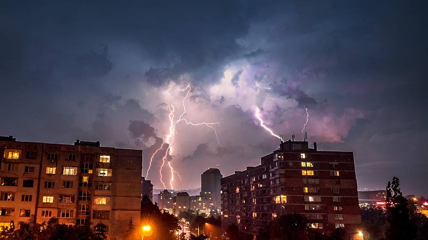 Главная картинка новости: Ужасные ливни, грозы и страшная жара выше +35 градусов: Синоптики прогнозируют непредсказуемую погоду в России на июнь 2024 года