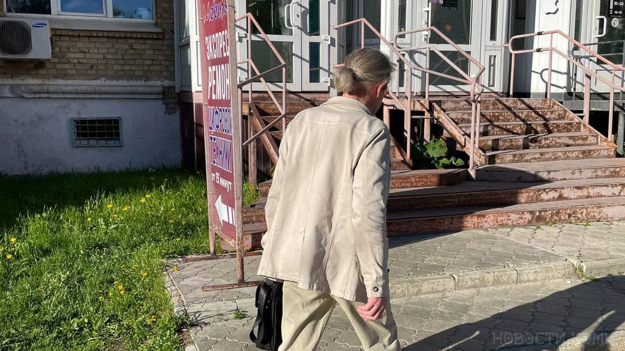 Главная картинка новости: Россияне с долларами на руках могут угодить в ловушку: сообщает экономист Катасонов