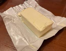 Пальмовое масло в брикете: Роскачество назвало бренды сливочного масла, от которых стоит держаться подальше