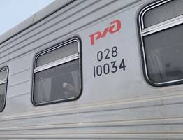 Спасатели будут поднимать вагон, чтобы извлечь третьего погибшего из-под поезда