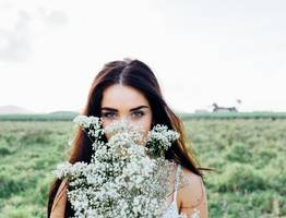 Близнецы насладятся счастьем, Рыб ждет ночной сюрприз, Львов изумит сумма на карте, а Скорпионы поймут, что бесплатный сыр бывает только в мышеловке - зато денег будет в избытке