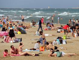 Море по талонам, обдираловка и невозможные условия: туристы рассказали об отдыхе на юге России