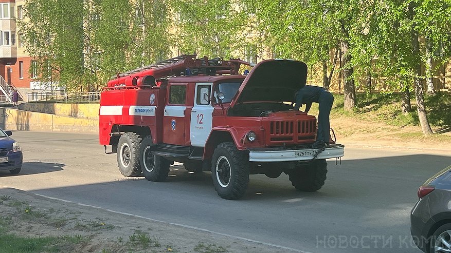 В одном из районов Коми пожарные потушили возгорание