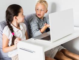 Уйба предложил запретить в России интернет для детей: он обеспокоен тем, что школьники посещают небезопасные сайты