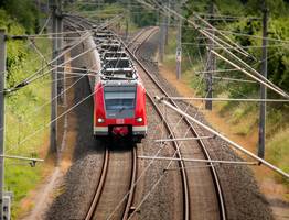 Россияне возвращаются домой с юга на «адских поездах»