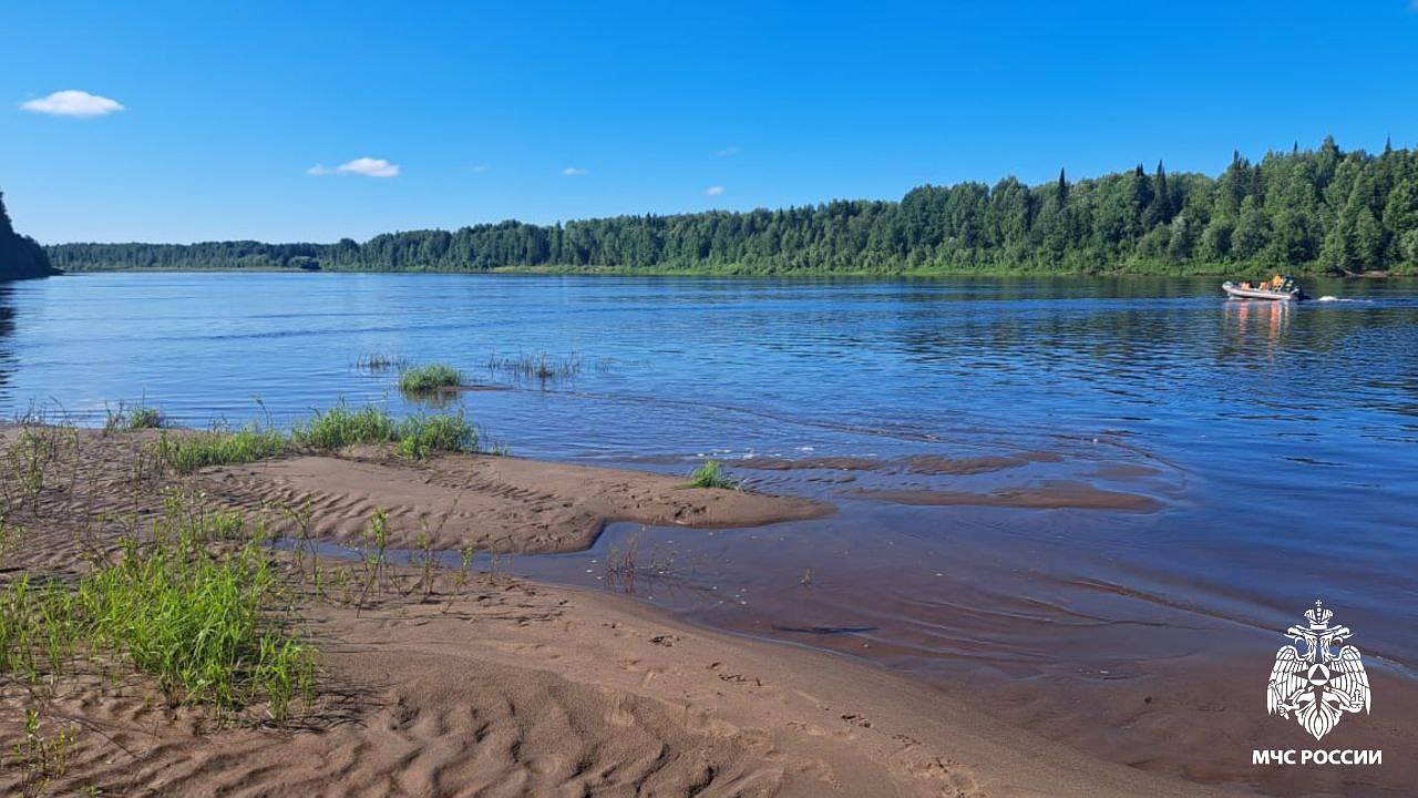 Главная картинка новости: В Коми, как сообщает МЧС, утонули 2 человека