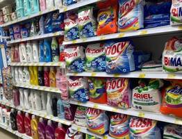 Стоят копейки, а стирают лучше элитных: 5 самых лучших стиральных порошков по версии Роскачества