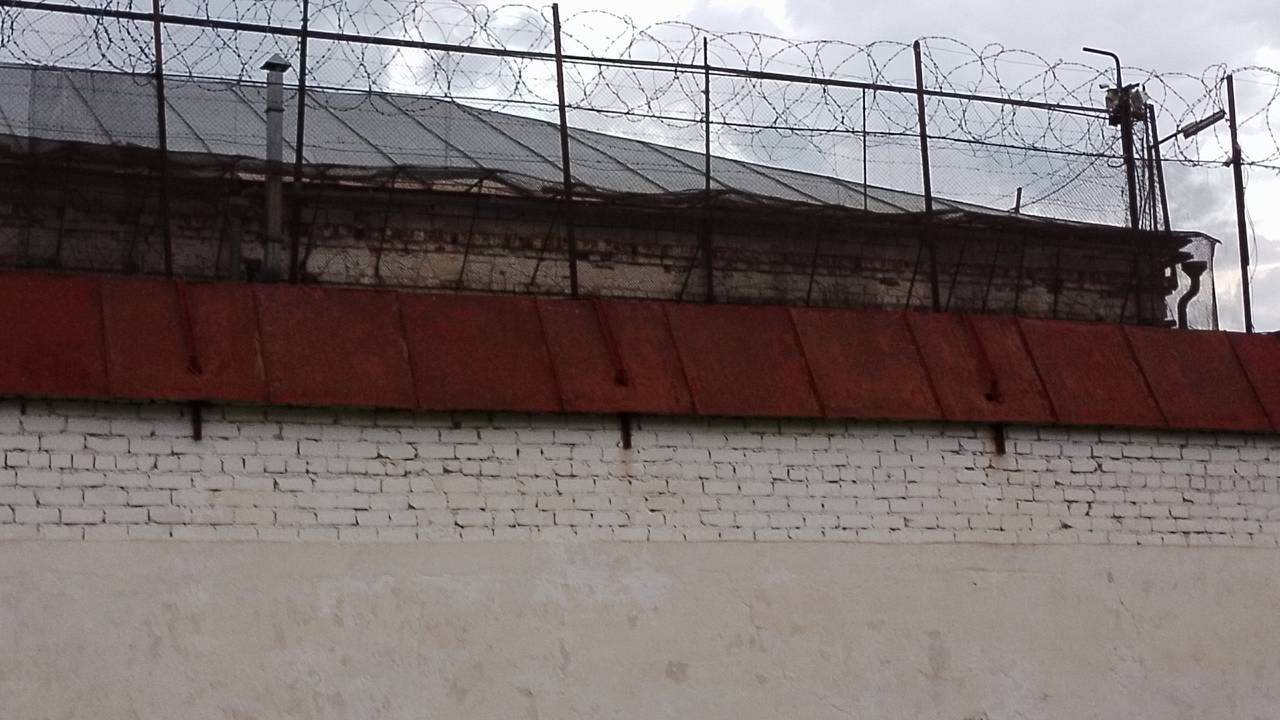 Главная картинка новости: В Коми в колониях трудятся более 95% заключенных