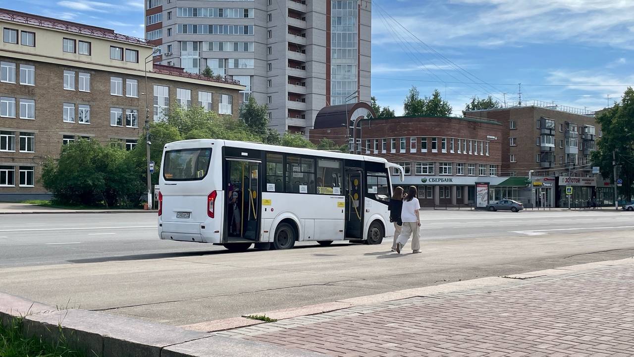 Главная картинка новости: Ухта получит 12 новых автобусов