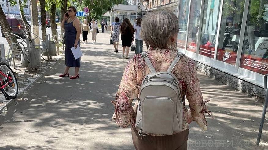 Главная картинка новости: С 1 августа пенсионеры могут больше не платить за капитальный ремонт и вывоз мусора