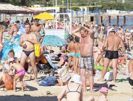 «Некуда наступить!»: туристы назвали пляж на Черном море, куда лучше не соваться