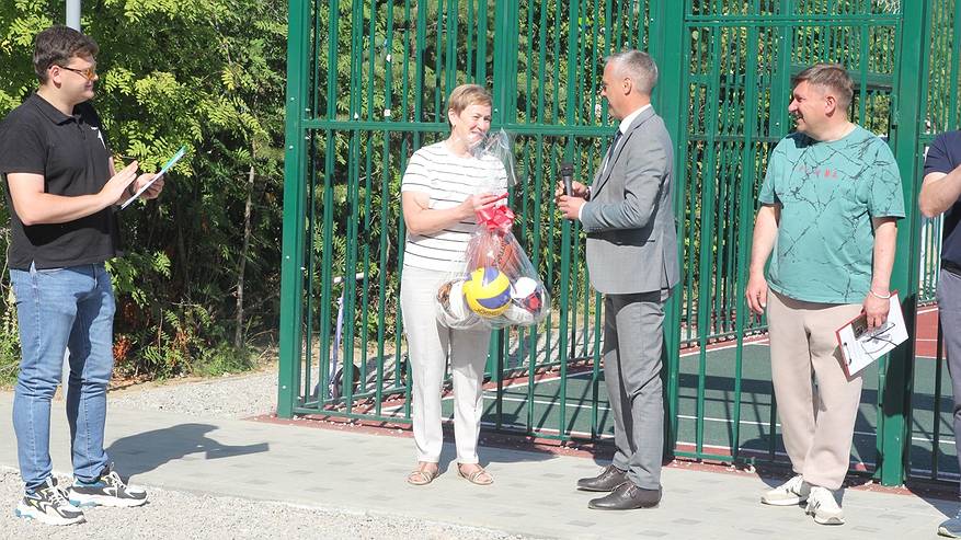 Главная картинка новости: В одном из городов Коми открыта современная универсальная спорт-площадка