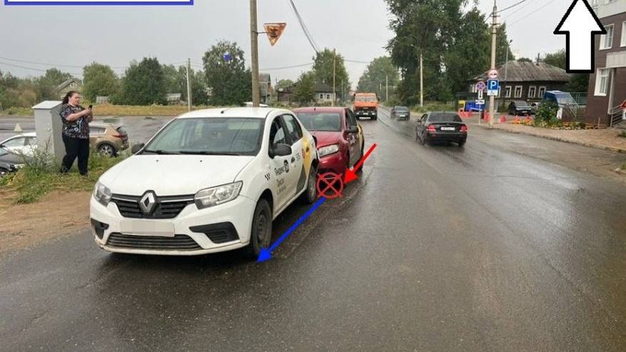 Главная картинка новости: В Коми столкнулись 2 такси, пассажирка одного из них получила травмы