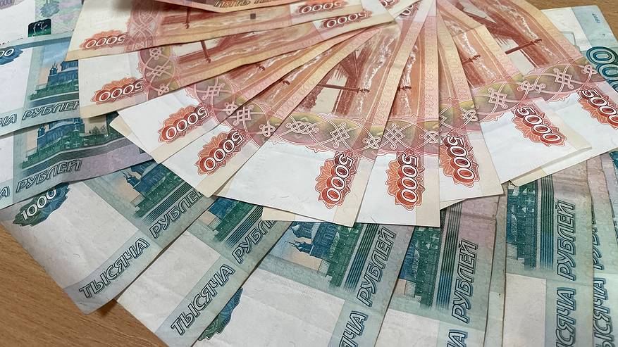 Главная картинка новости: Затронет всех, у кого есть купюры 1000 и 5000 рублей: в обороте новые деньги — старые превратятся в фантики?