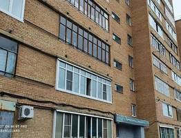 С 1 сентября застекленные балконы окажутся под запретом: их придется снять и не разрешат сделать заново