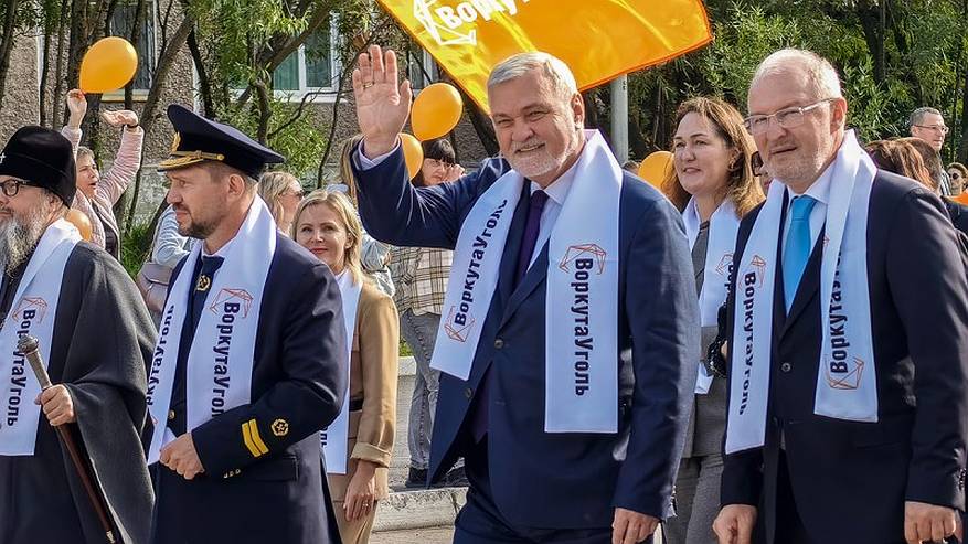 Главная картинка новости: Владимир Уйба поздравил воркутинцев с наступающим Днём шахтёра