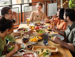 Все ждут, пока вы уйдете: эти три привычки в гостях выдают низкий интеллект