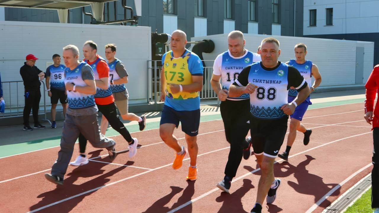 Главная картинка новости: Руководство и сотрудники МВД по Коми поучаствовали в сдаче нормативов ГТО