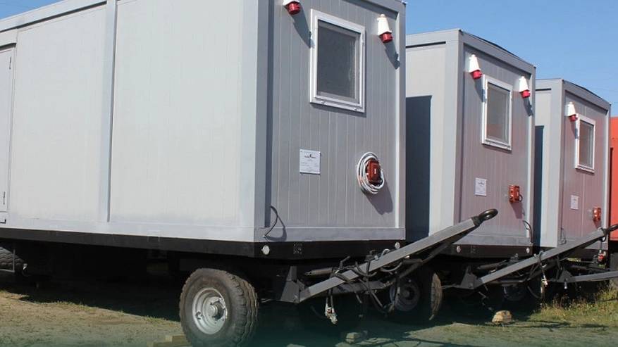 Главная картинка новости: В Коми появились вагоны-дома на шасси для ожидания вертолётных рейсов