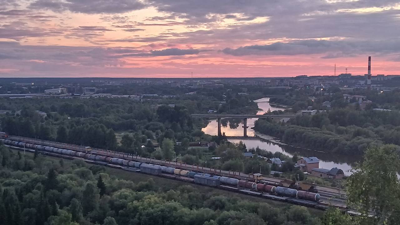 Главная картинка новости: Бабье лето отменяется: Вильфанд предрек аномальные для осени холода из-за Ла-Ниньи