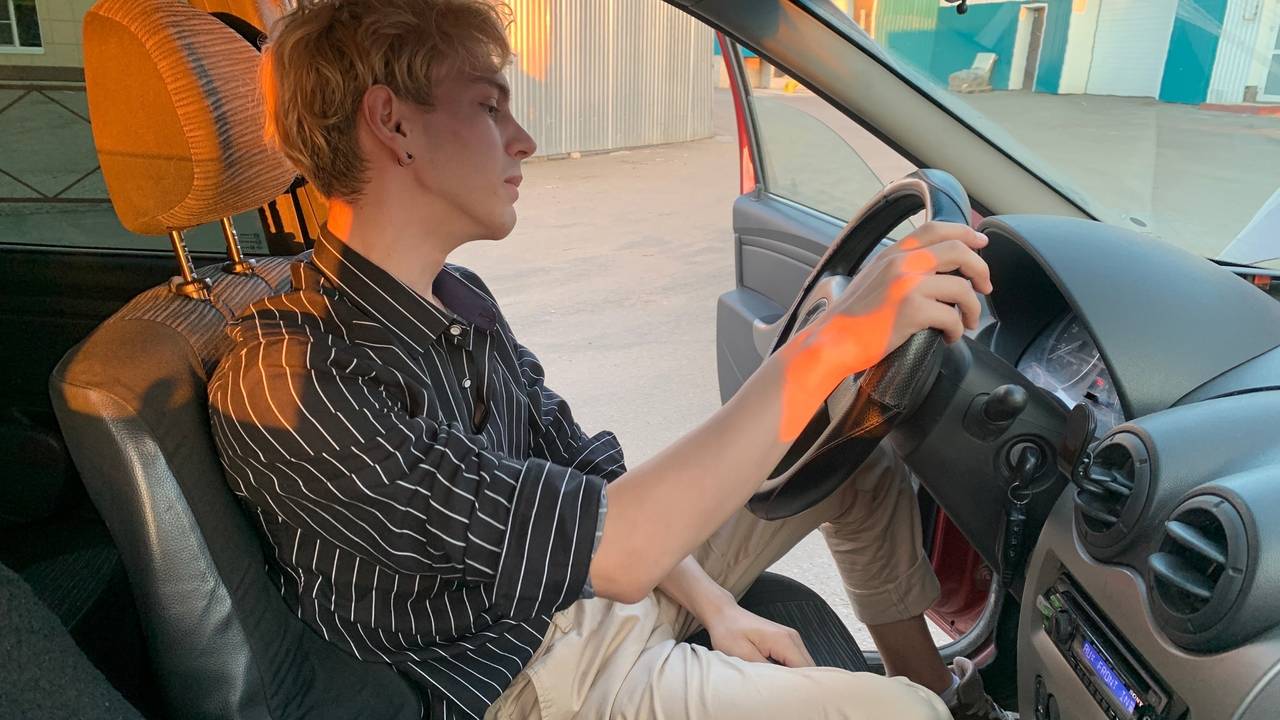 Главная картинка новости: Водителей предупредили: c 6 сентября начнут лишать прав за опущенные стекла