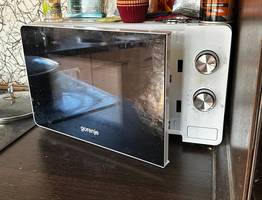 Названы продукты, которые категорически нельзя разогревать в СВЧ-печи: запомните, их всего 10