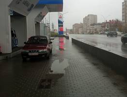 С завтрашнего дня исчезнет на всех заправках. Водителям рассказали про новый сюрприз на АЗС