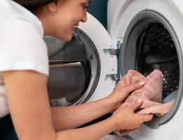 Новейший метод "3 колпачка" — любая старая одежда обретает цвет и свежесть за 1 стирку