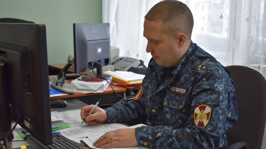 Главная картинка новости: Охотник из Коми в лесу не обеспечил надежное крепление оружия и потерял его