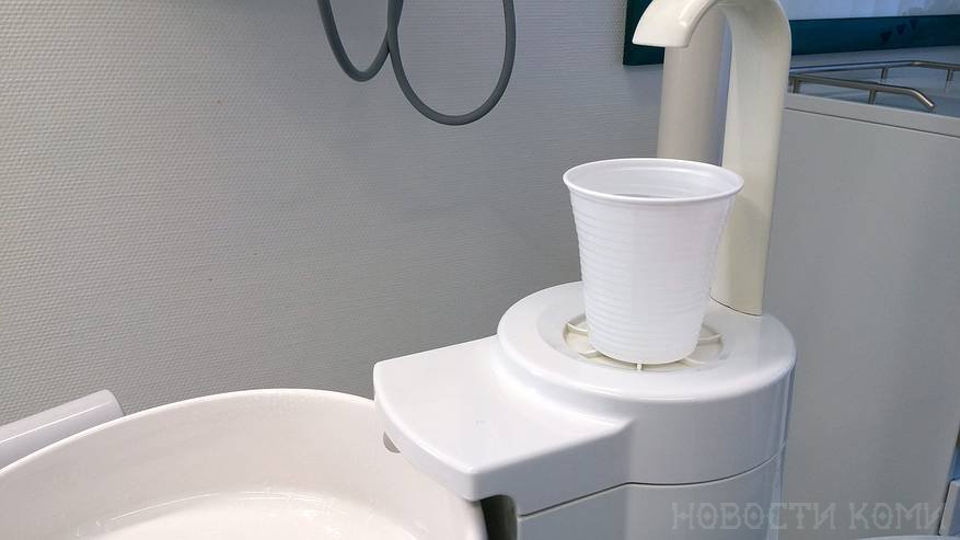 Главная картинка новости: Жителям Коми рассказали, где получить помощь дантиста ночью