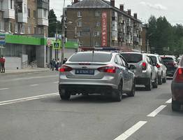 С 11 октября за эти предметы в бардачке начнут лишать прав: водителей ждет новый неприятный сюрприз