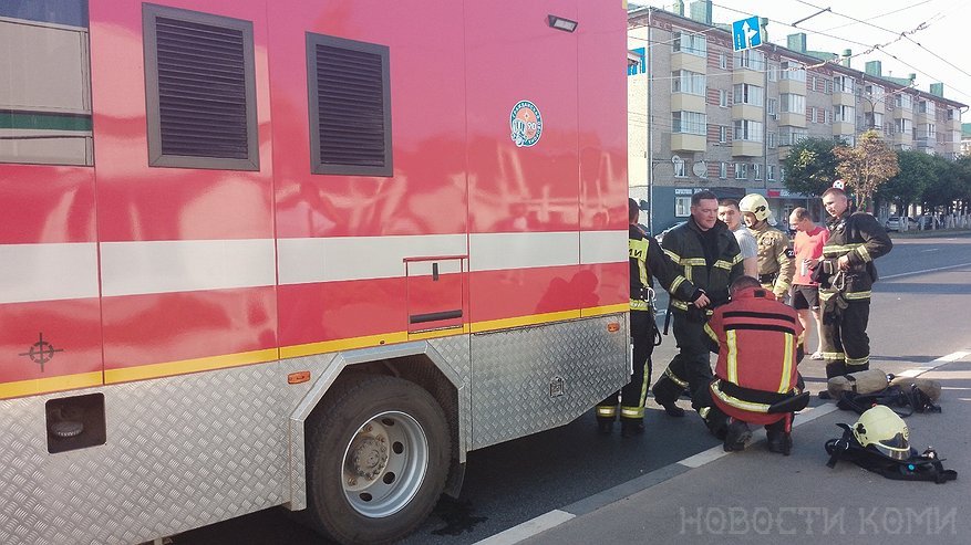 Главная картинка новости: В одном из городов Коми произошел пожар в кооперативном техникуме