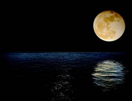 17 октября взойдет Суперлуна. Что это для людей значит?