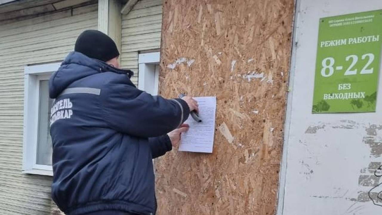 Главная картинка новости: Спасатели в Коми начали обход заречных посёлков