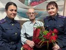 Следователи Коми поздравили ветерана ВОв с 98-летием