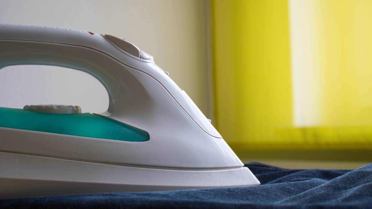 Главная картинка новости: Как правильно выбрать хороший утюг