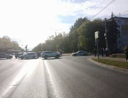 С 27 октября начнут лишать прав за эти неприметные наклейки на авто: водителей ждет новый сюрприз