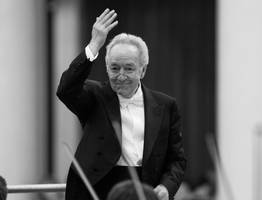 В Филармонии в годовщину ухода Юрия Темирканова открыли выставку в честь его памяти и проведут концерт