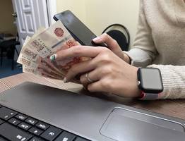 «С 4 ноября — запрещено». Всех, кто переводит деньги с карты на карту, ждет новый сюрприз