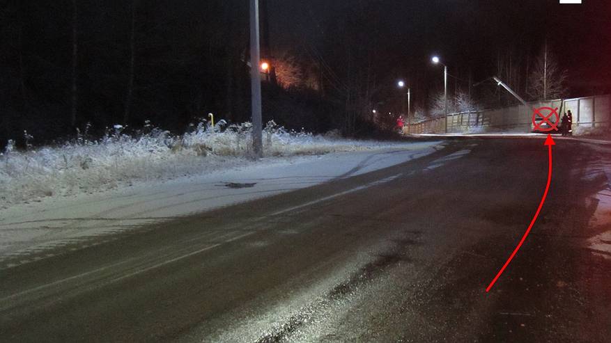 Главная картинка новости: В Коми начинающий водитель врезался в колонну ЛЭП