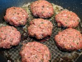 Кладу эту крупу в котлеты вместо хлеба: очень вкусно — ест вся семья и просят ещё добавки