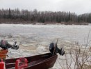 Появились фото с замерзающей реки в Коми, где спасли людей