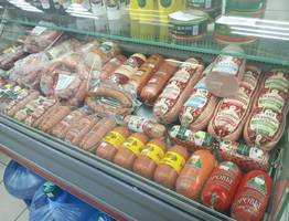 Ни грамма сои, 100% мясо: Роскачество назвало лучшие марки колбасы для приготовления «Оливье» к Новому году