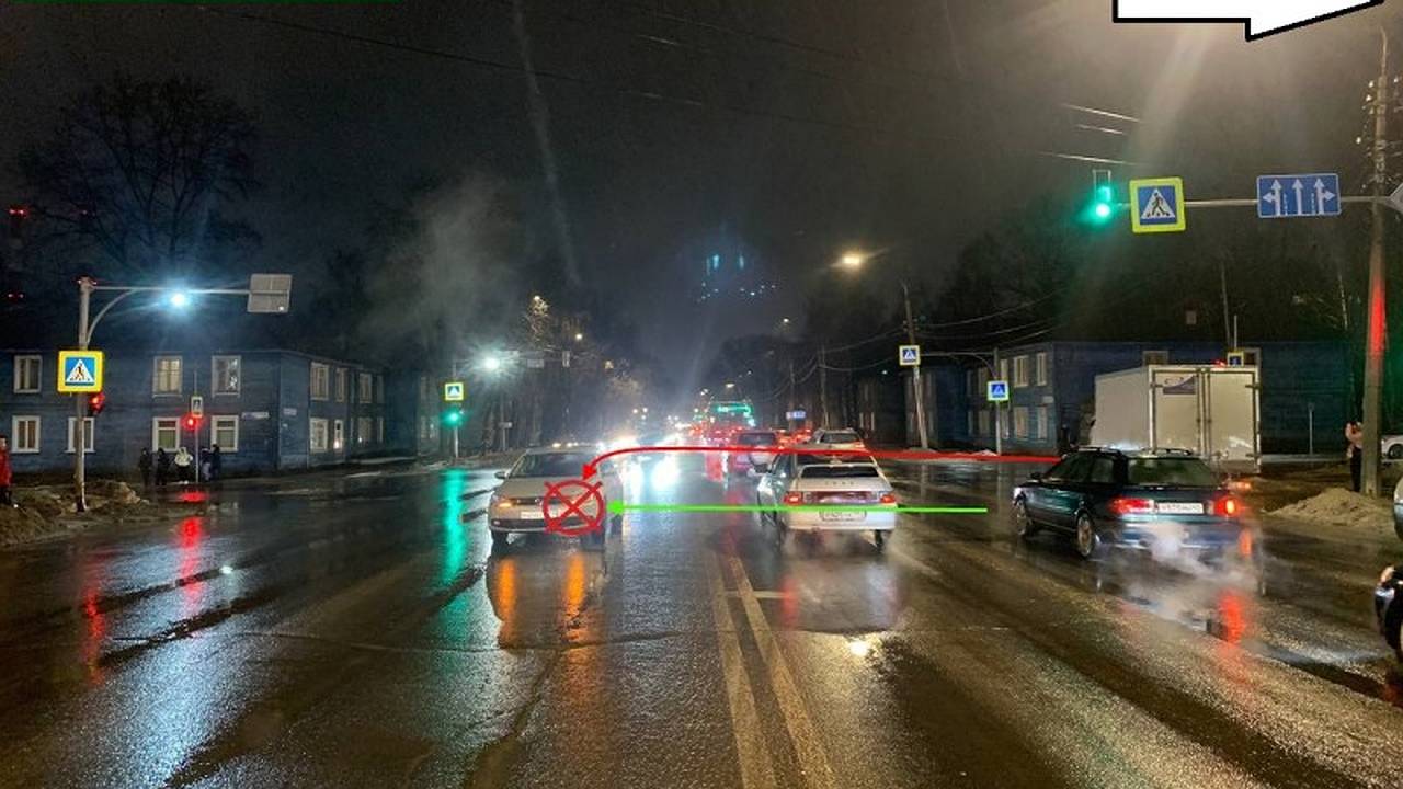 Главная картинка новости: За час в столице Коми произошло три ДТП