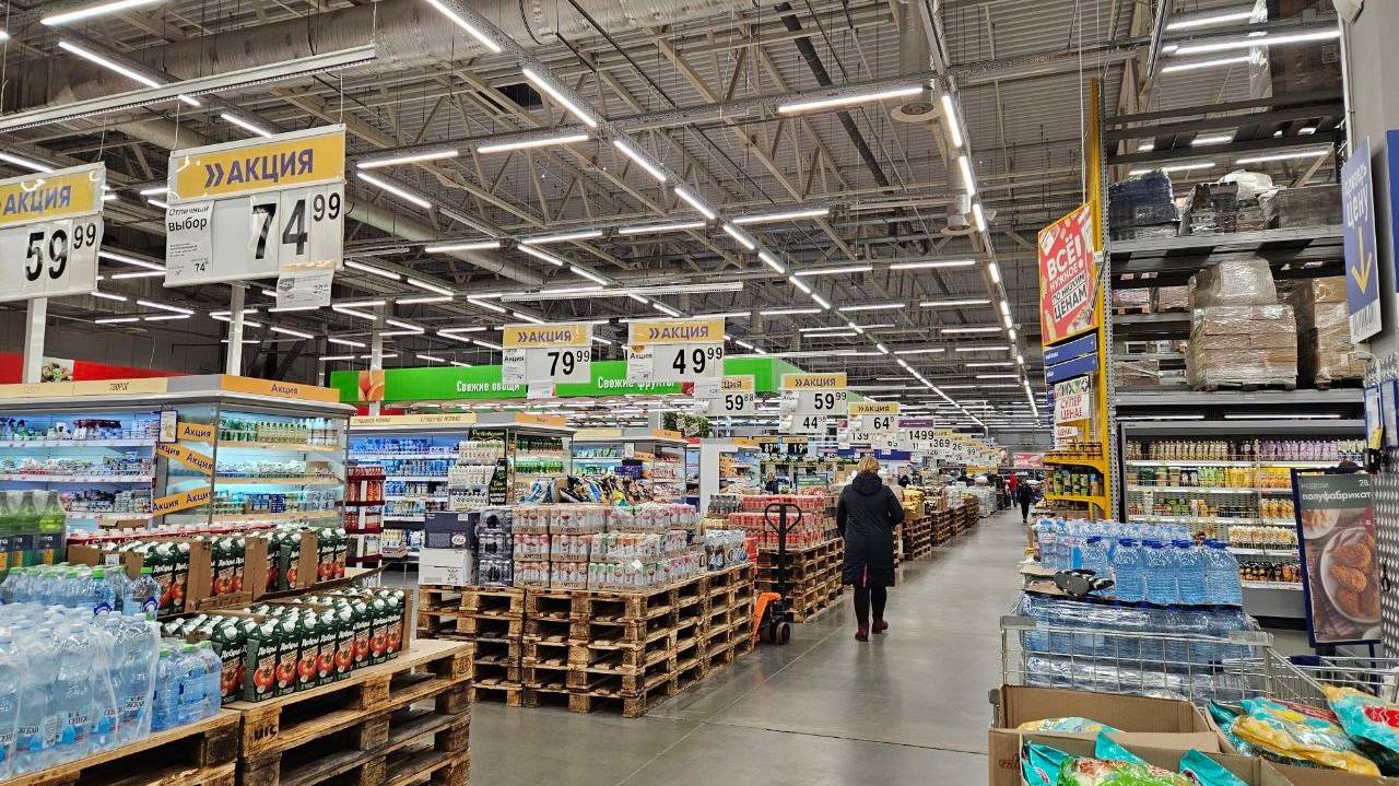 Главная картинка новости: В Коми выросла цена на масло и овощи, но подешевели соль, чай и колбаса