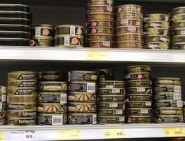 С прилавков в срочном порядке убирают консервы с червями: в черном списке оказалась и «Пятерочка»