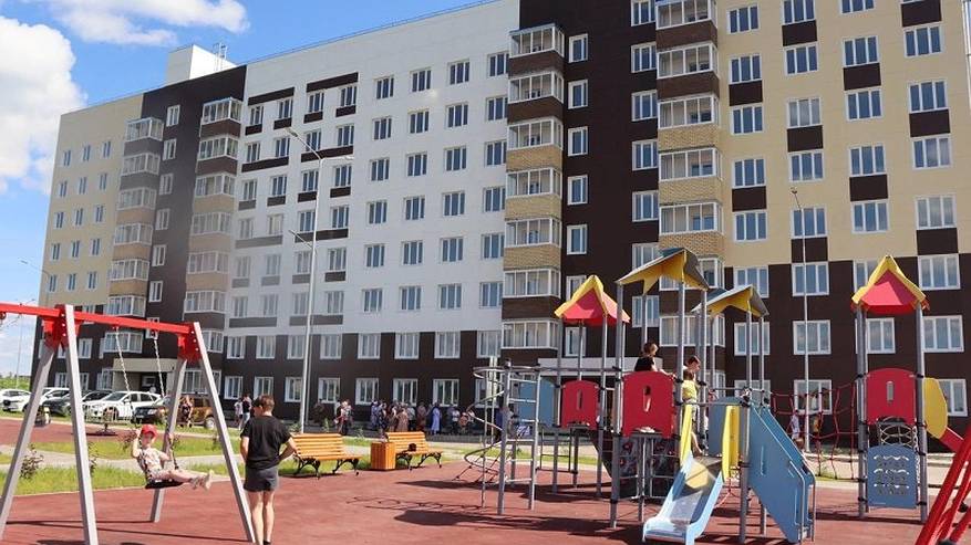 Главная картинка новости: Коми значительно опережает план по переселению граждан из аварийных домов