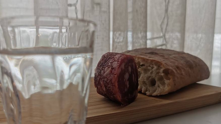 Главная картинка новости: Ухтинец забыл, что ранил приятеля, с которым выпил десять бутылок водки на двоих